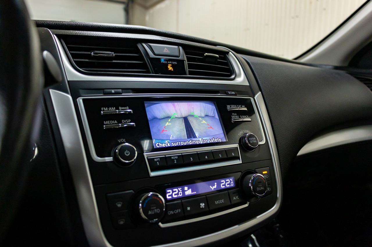 2017 Nissan Altima SV Roof BCam Red Deer AB