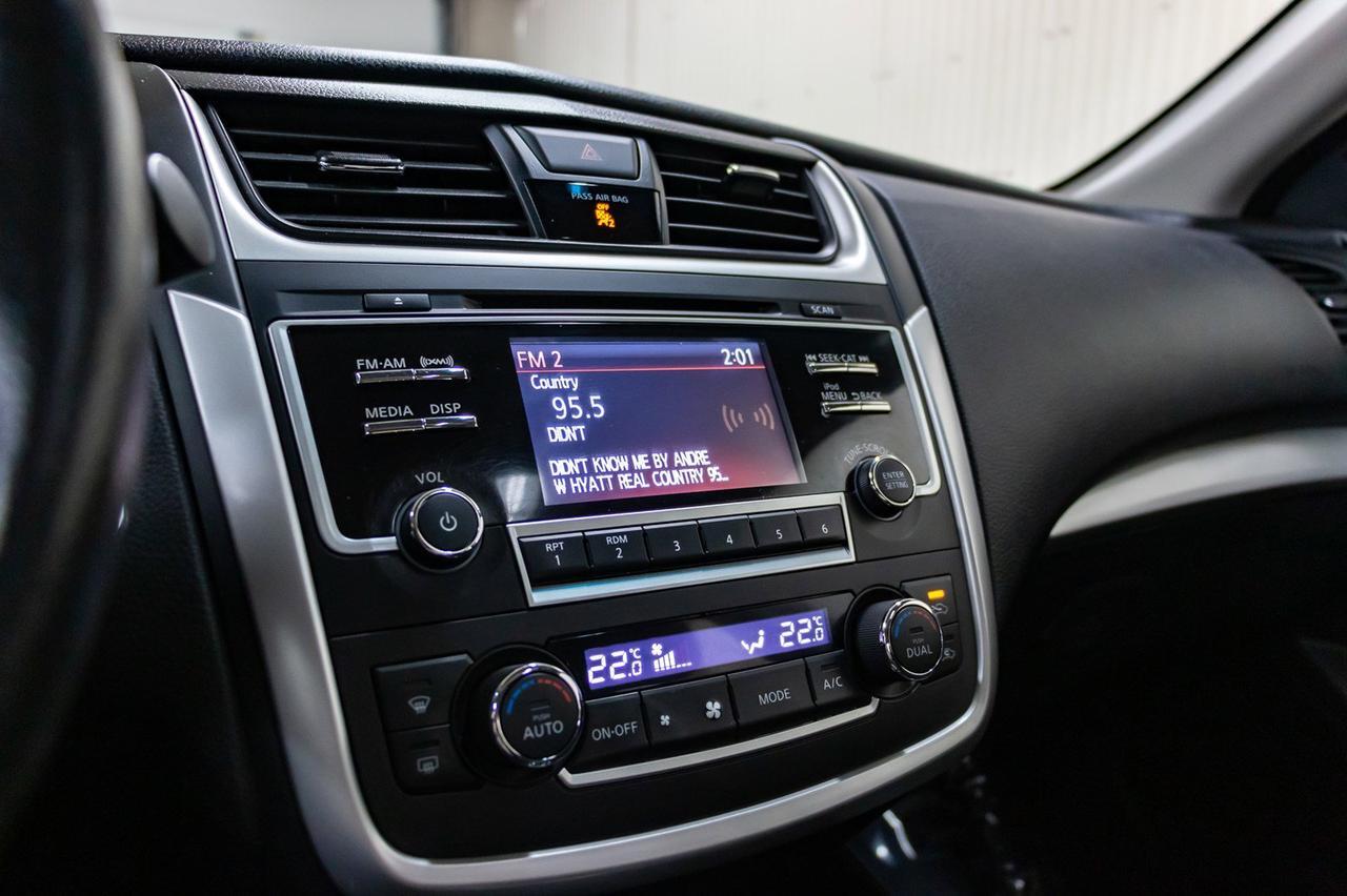 2017 Nissan Altima SV Roof BCam Red Deer AB