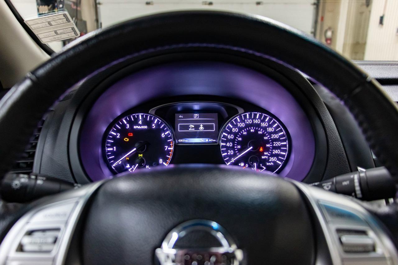 2017 Nissan Altima SV Roof BCam Red Deer AB