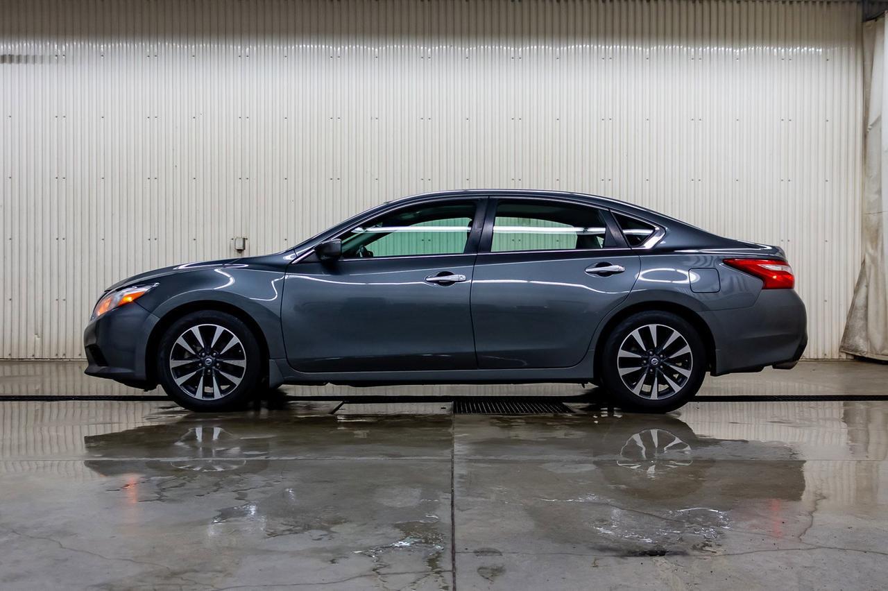 2017 Nissan Altima SV Roof BCam Red Deer AB