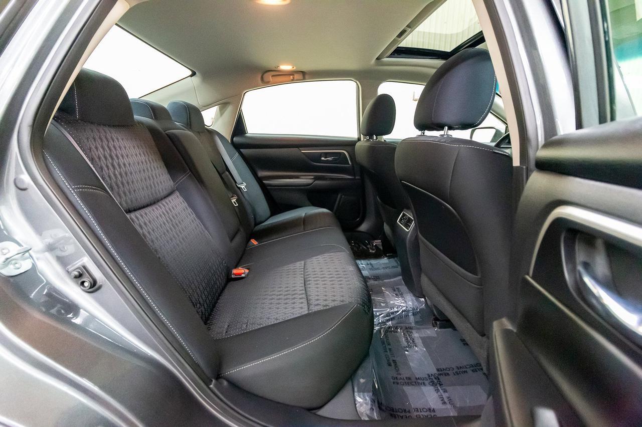 2017 Nissan Altima SV Roof BCam Red Deer AB