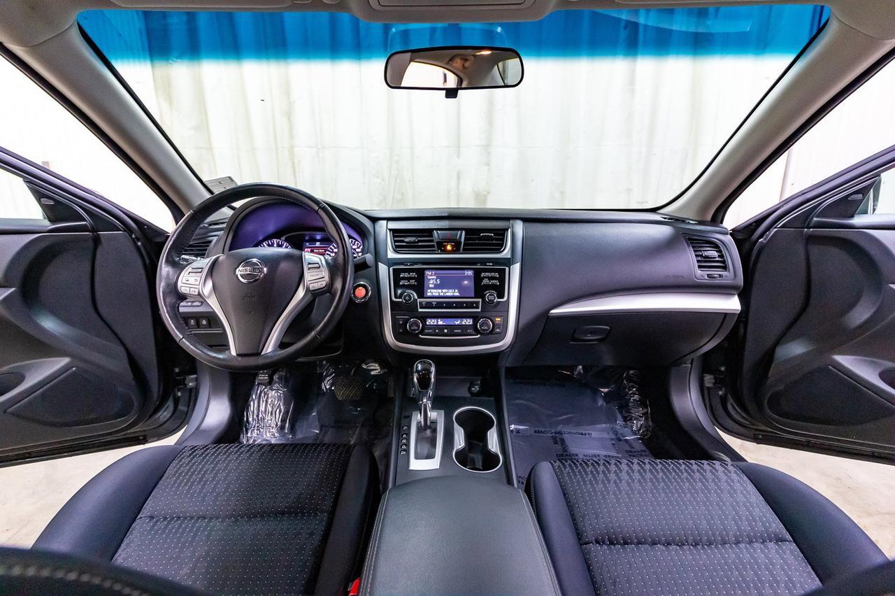 2017 Nissan Altima SV Roof BCam Red Deer AB