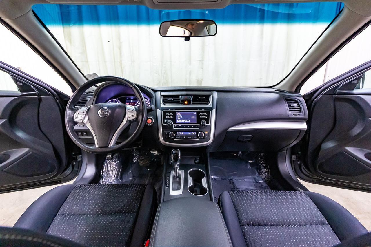 2017 Nissan Altima SV Roof BCam Red Deer AB
