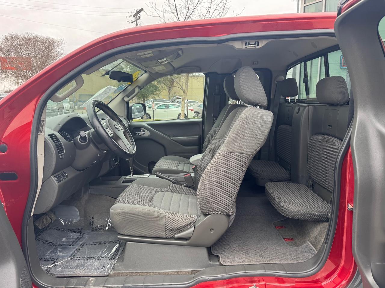 2017 Nissan Frontier SV King Cab I4 5AT 2 Austin TX