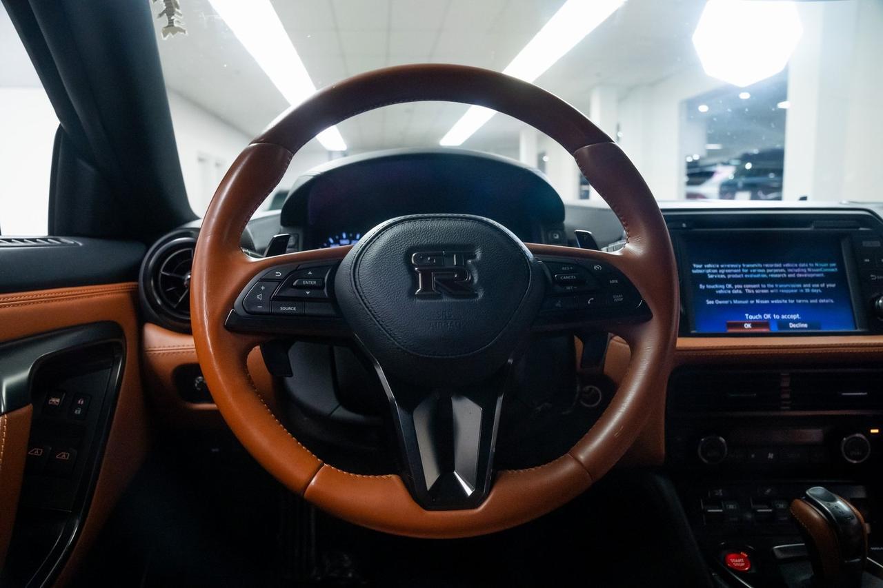 2017 Nissan GT-R Premium Heated Seats Premium Interior Package Portland OR