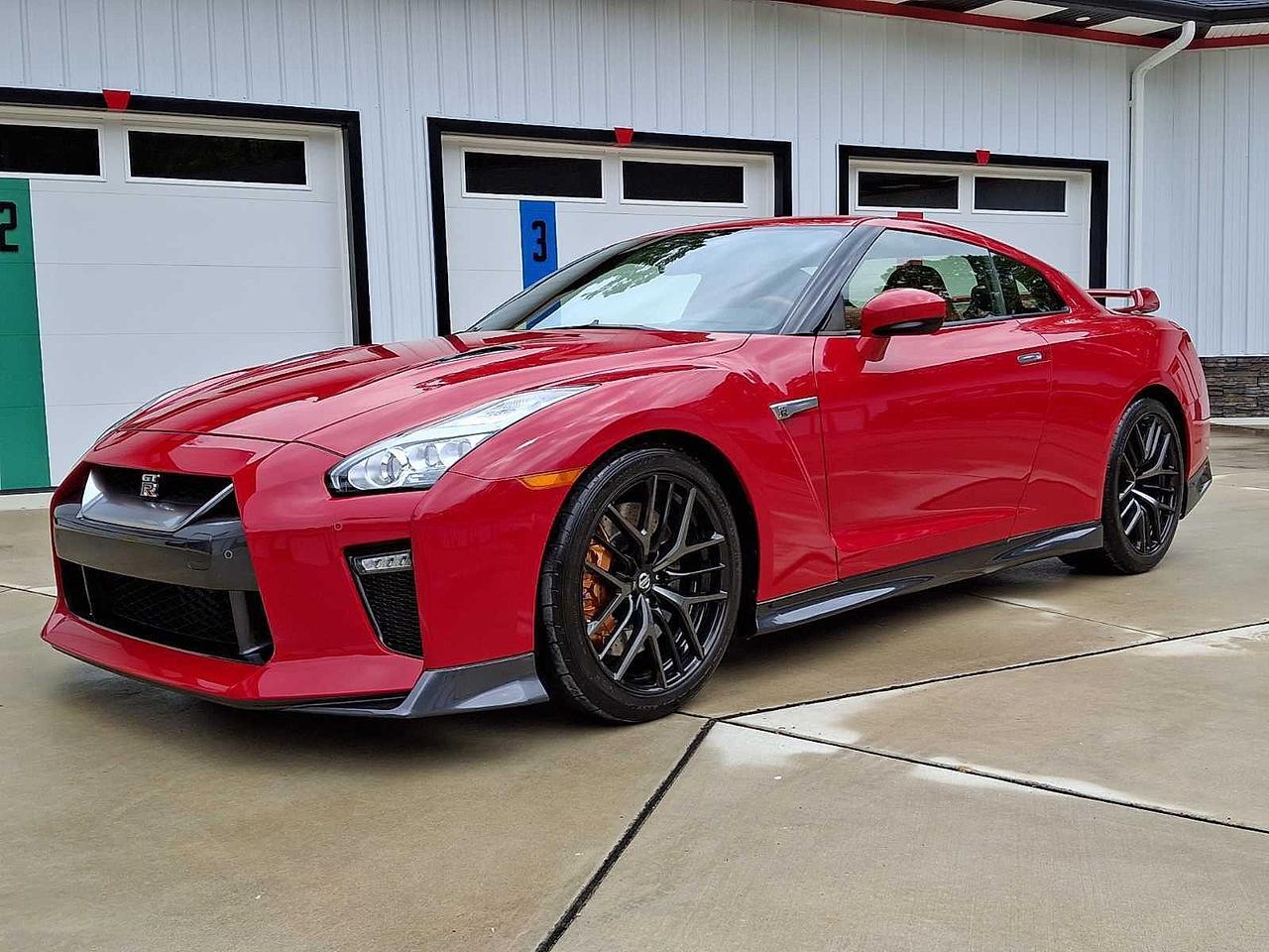 2017 Nissan GT-R Premium
