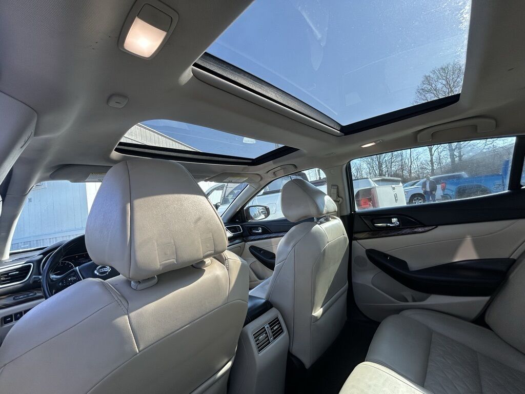 2017 Nissan Maxima Platinum Crestwood KY