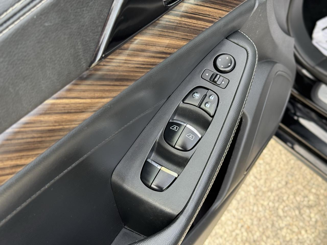 2017 Nissan Maxima Platinum Crestwood KY