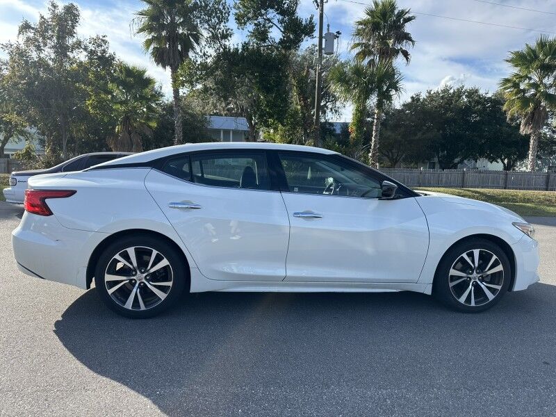 2017 Nissan Maxima S photo 4