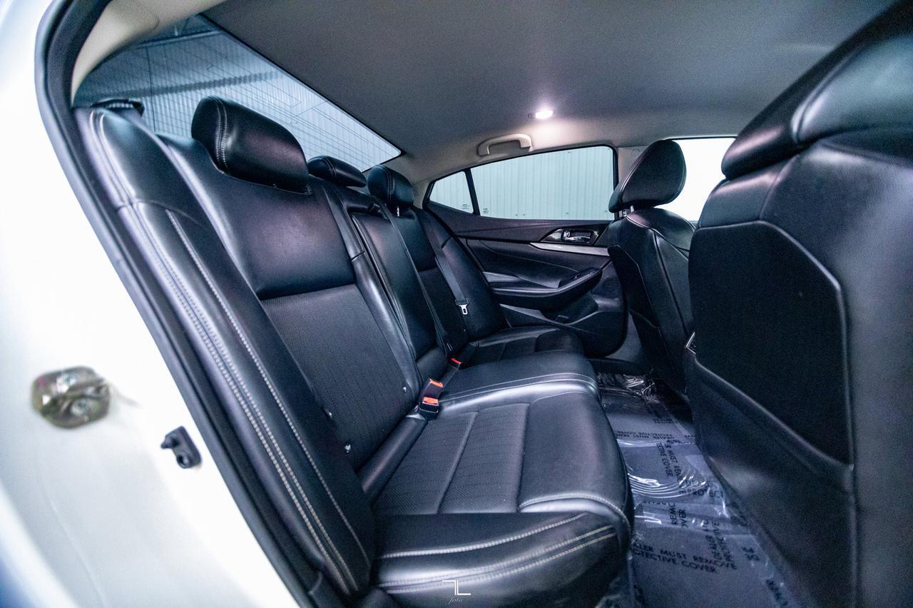 2017 Nissan Maxima SV Leather Nav BCam Red Deer AB