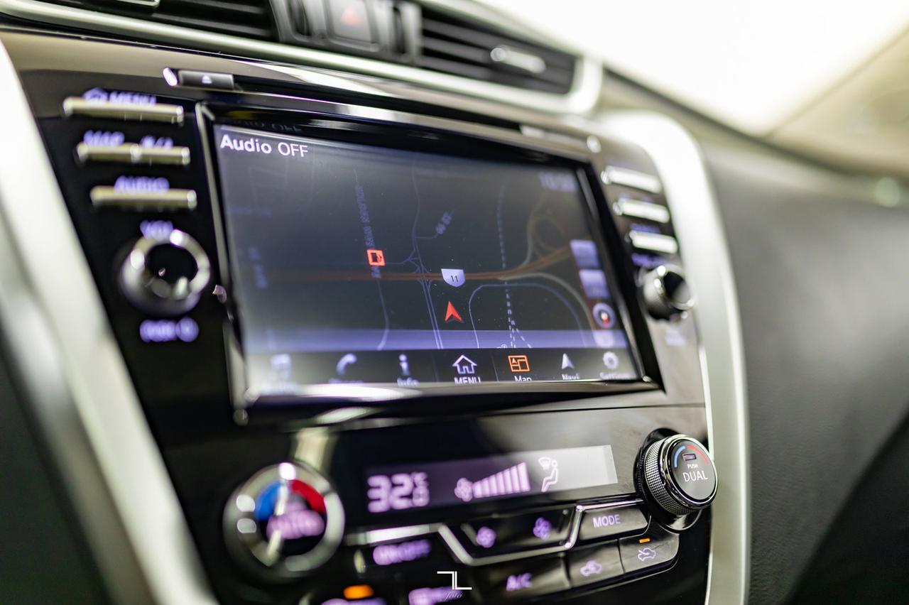 2017 Nissan Murano AWD SL Leather Roof Nav BCam Red Deer AB