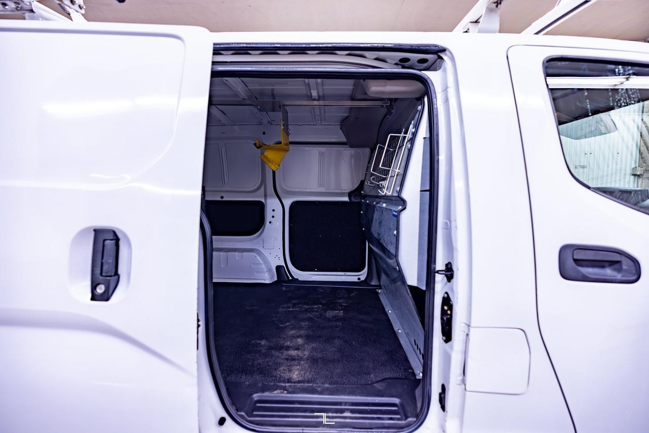 2017 Nissan NV200 SV Cargo Van Nav BCam Red Deer AB