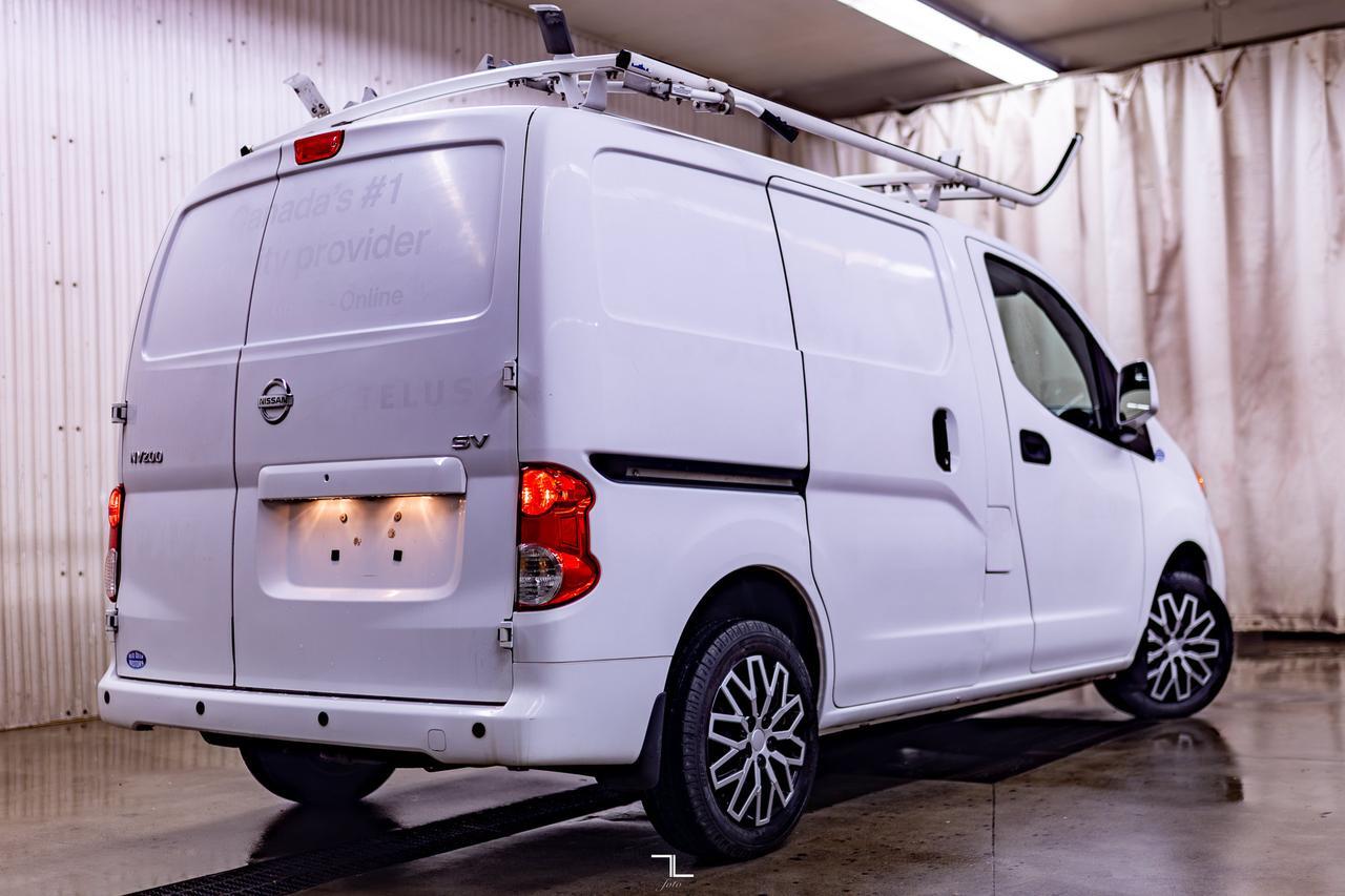 2017 Nissan NV200 SV Cargo Van Nav BCam Red Deer AB