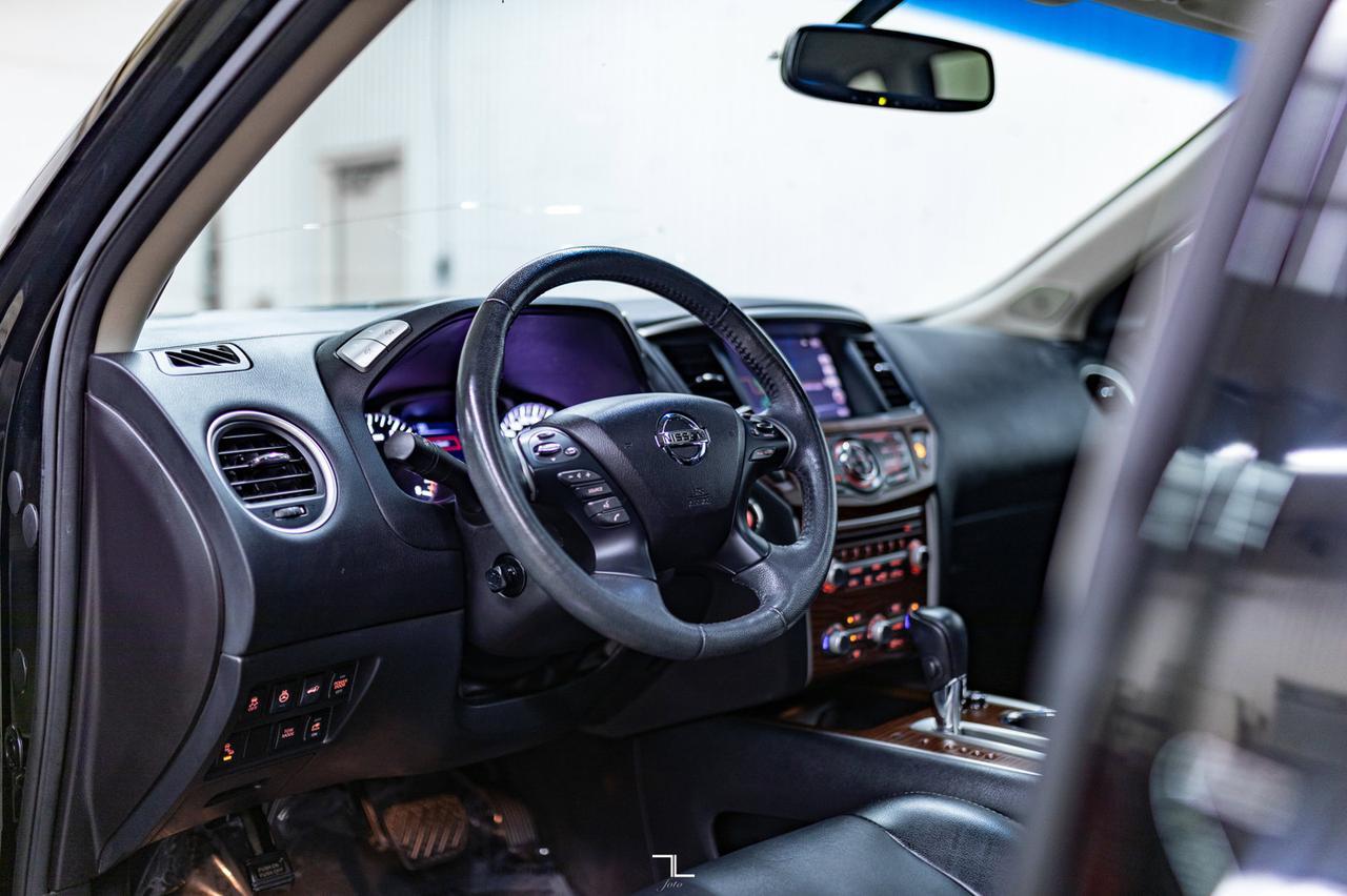 2017 Nissan Pathfinder AWD Platinum Midnight Leather Roof Nav BCam Red Deer AB