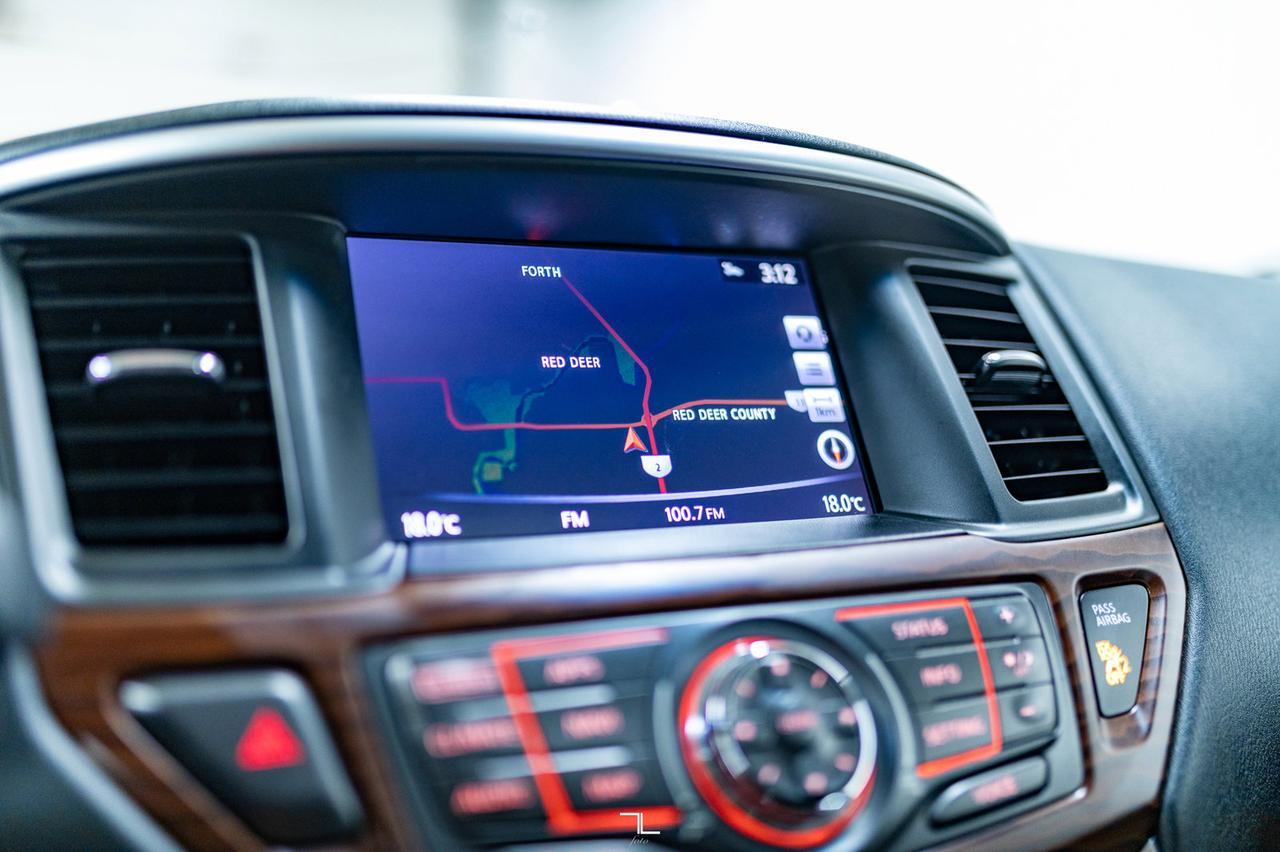 2017 Nissan Pathfinder AWD Platinum Midnight Leather Roof Nav BCam Red Deer AB