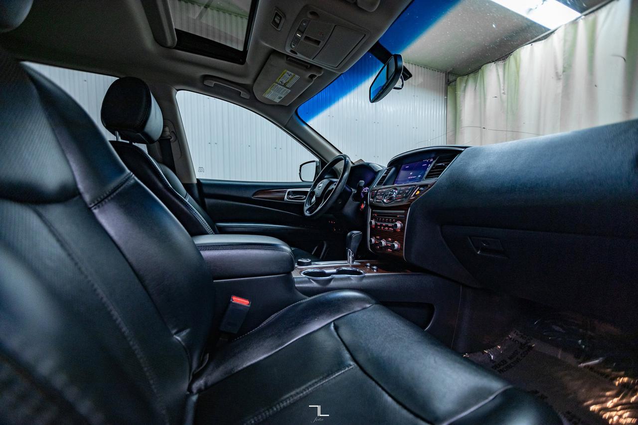 2017 Nissan Pathfinder AWD Platinum Midnight Leather Roof Nav BCam Red Deer AB