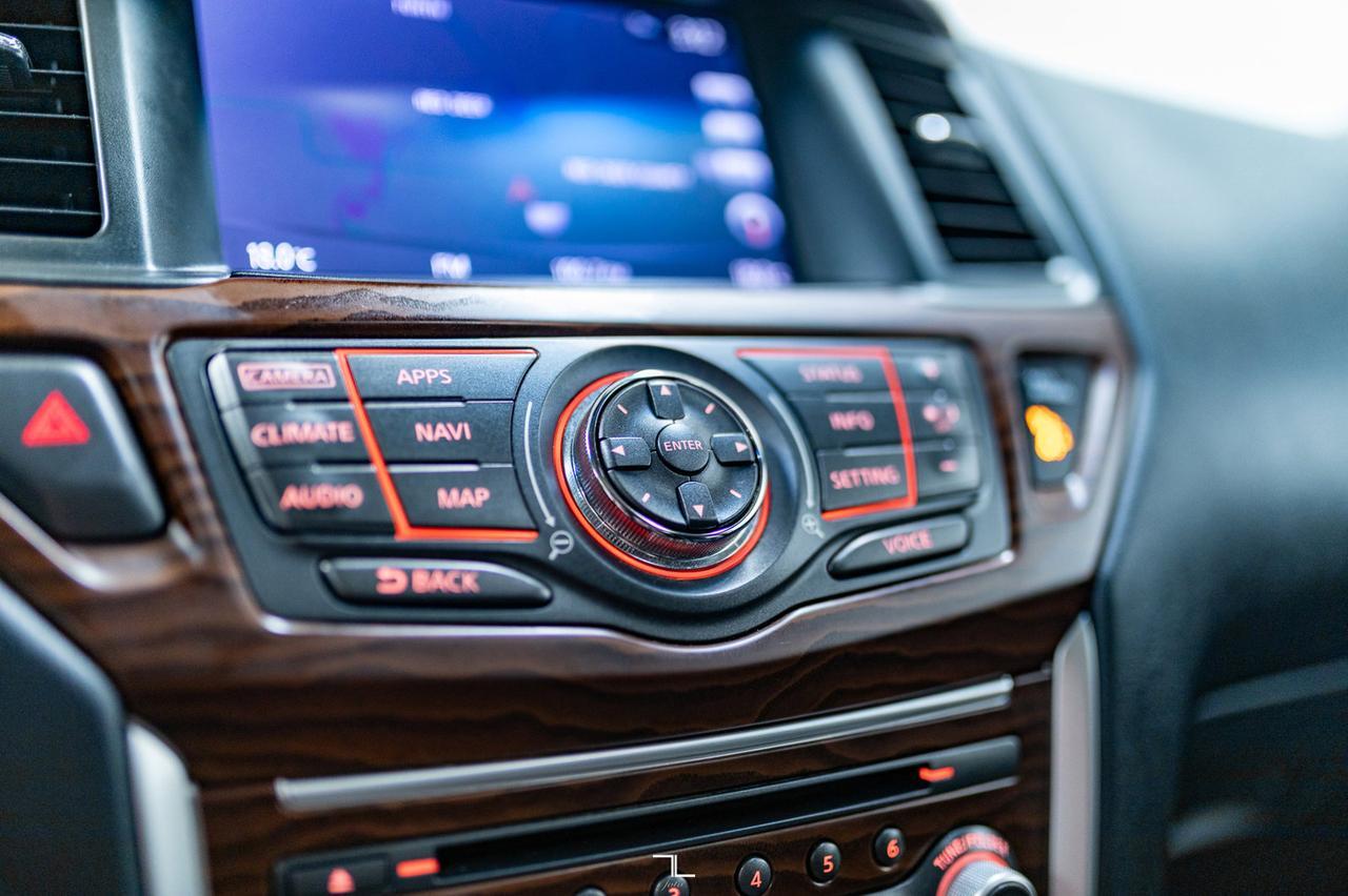 2017 Nissan Pathfinder AWD Platinum Midnight Leather Roof Nav BCam Red Deer AB