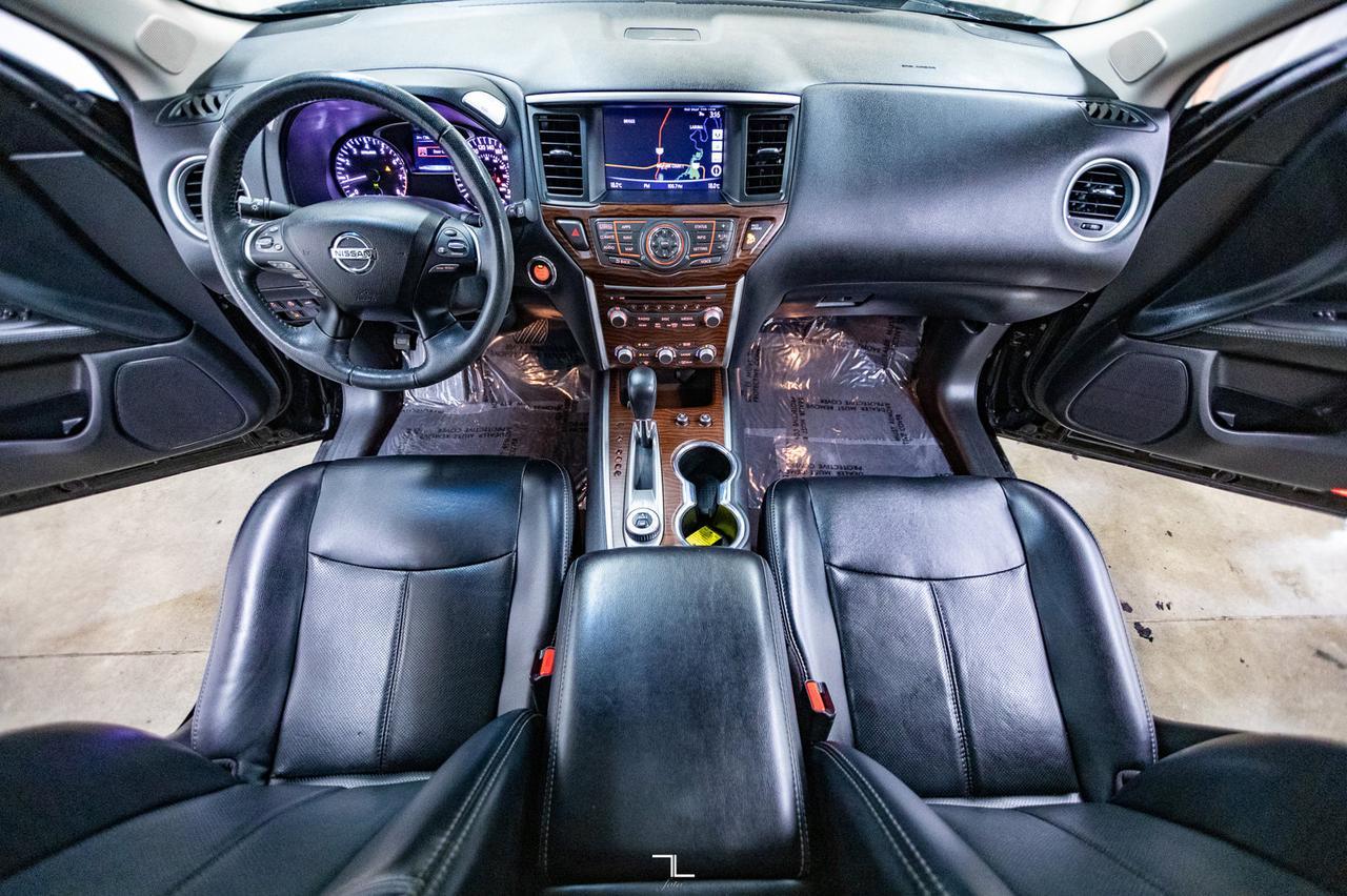 2017 Nissan Pathfinder AWD Platinum Midnight Leather Roof Nav BCam Red Deer AB