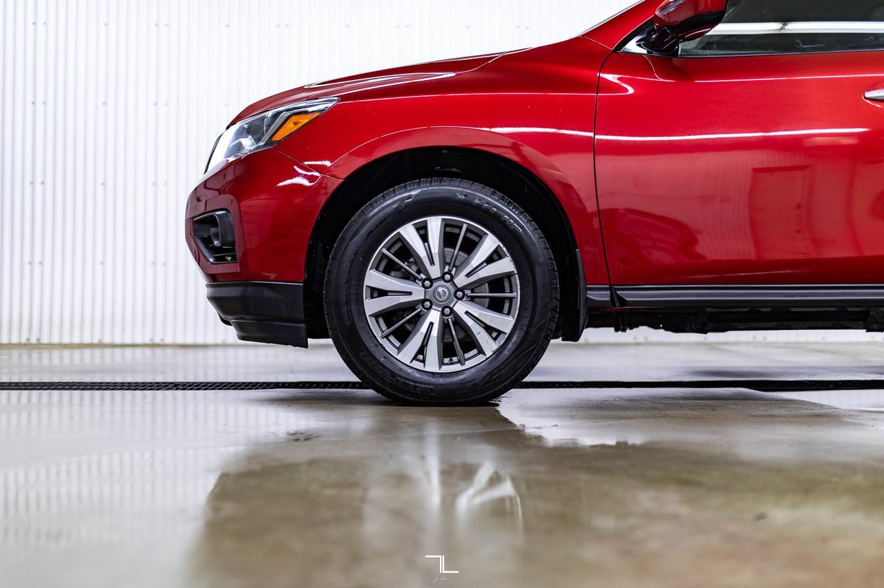 2017 Nissan Pathfinder AWD SV BCam PSeat Red Deer AB