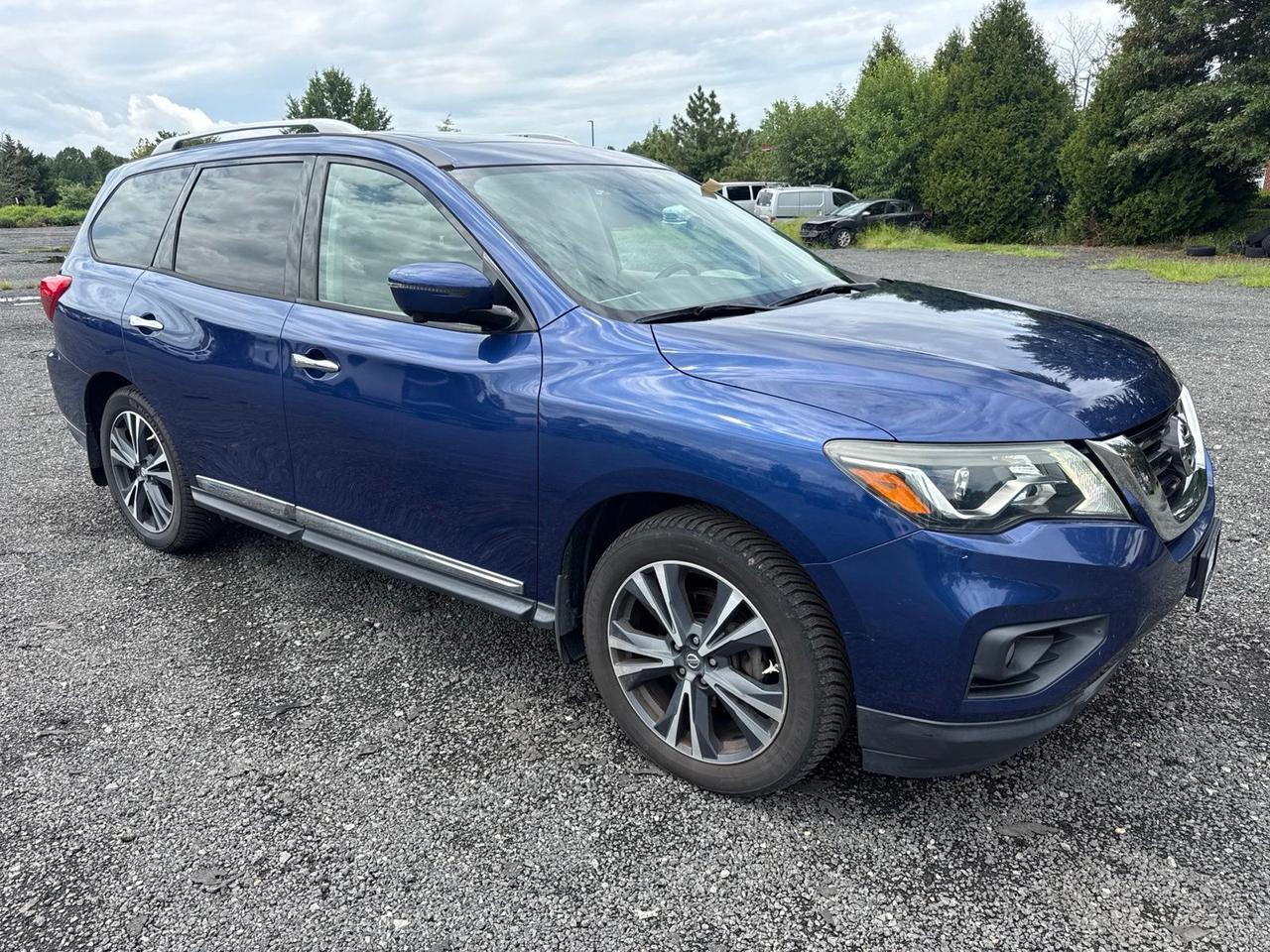 2017 Nissan Pathfinder Platinum