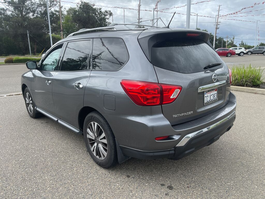 2017 Nissan Pathfinder S