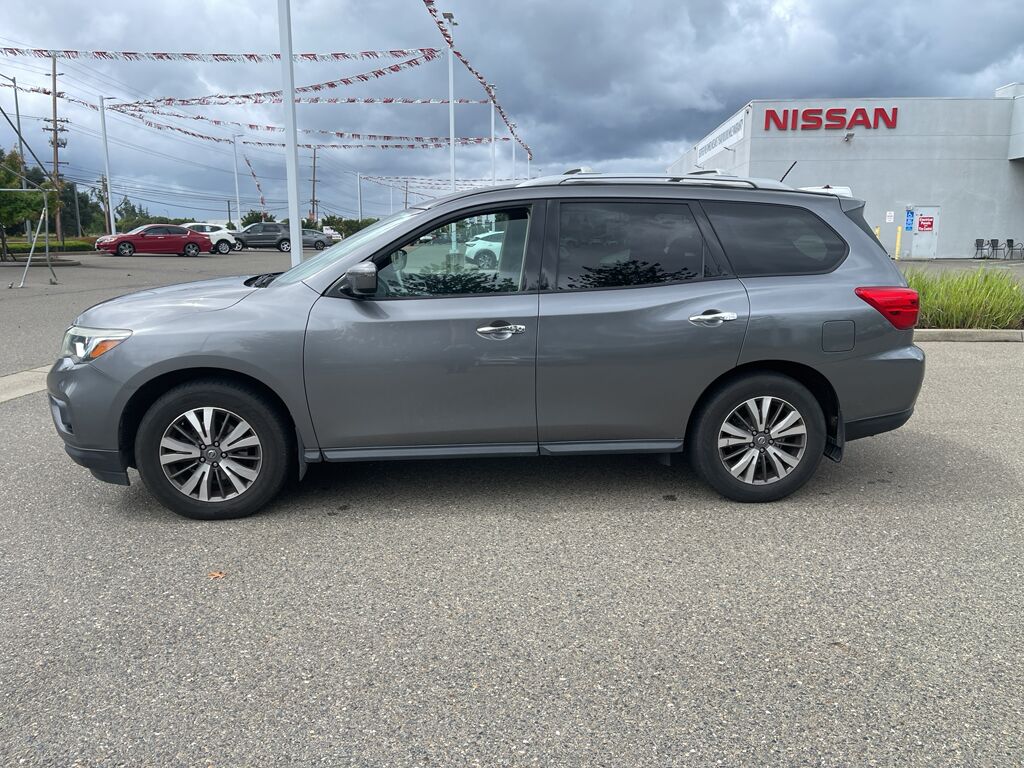 2017 Nissan Pathfinder S