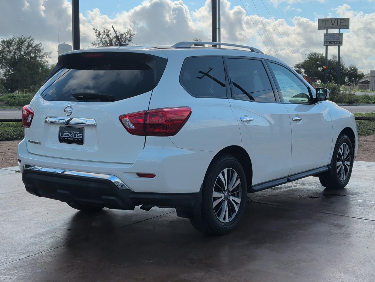 2017 Nissan Pathfinder S
