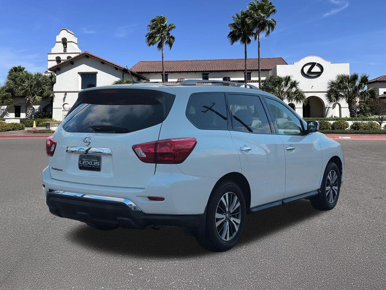 2017 Nissan Pathfinder S