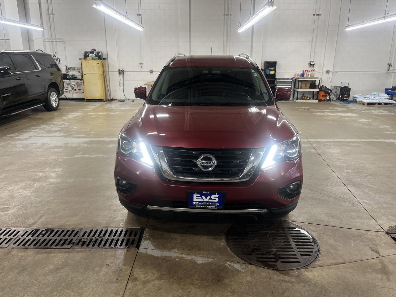 2017 Nissan Pathfinder SL AWD TrailerTowPkg w/HtdMemLthr HtdSteeringWheel MotionActivatedPwrLiftgate AroundViewCamera