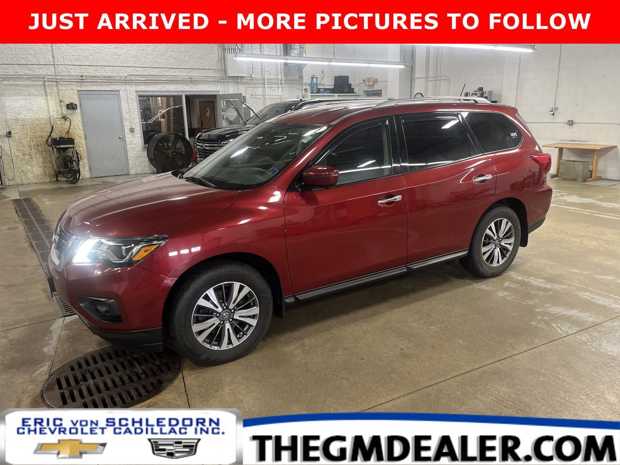 2017 Nissan Pathfinder SL AWD TrailerTowPkg w/HtdMemLthr HtdSteeringWheel MotionActivatedPwrLiftgate AroundViewCamera