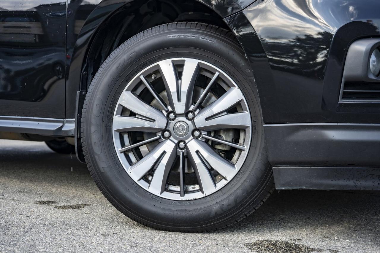 2017 Nissan Pathfinder SL