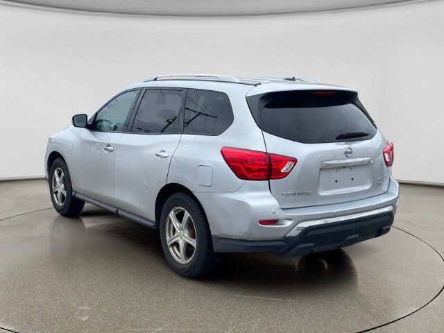 2017 Nissan Pathfinder SV