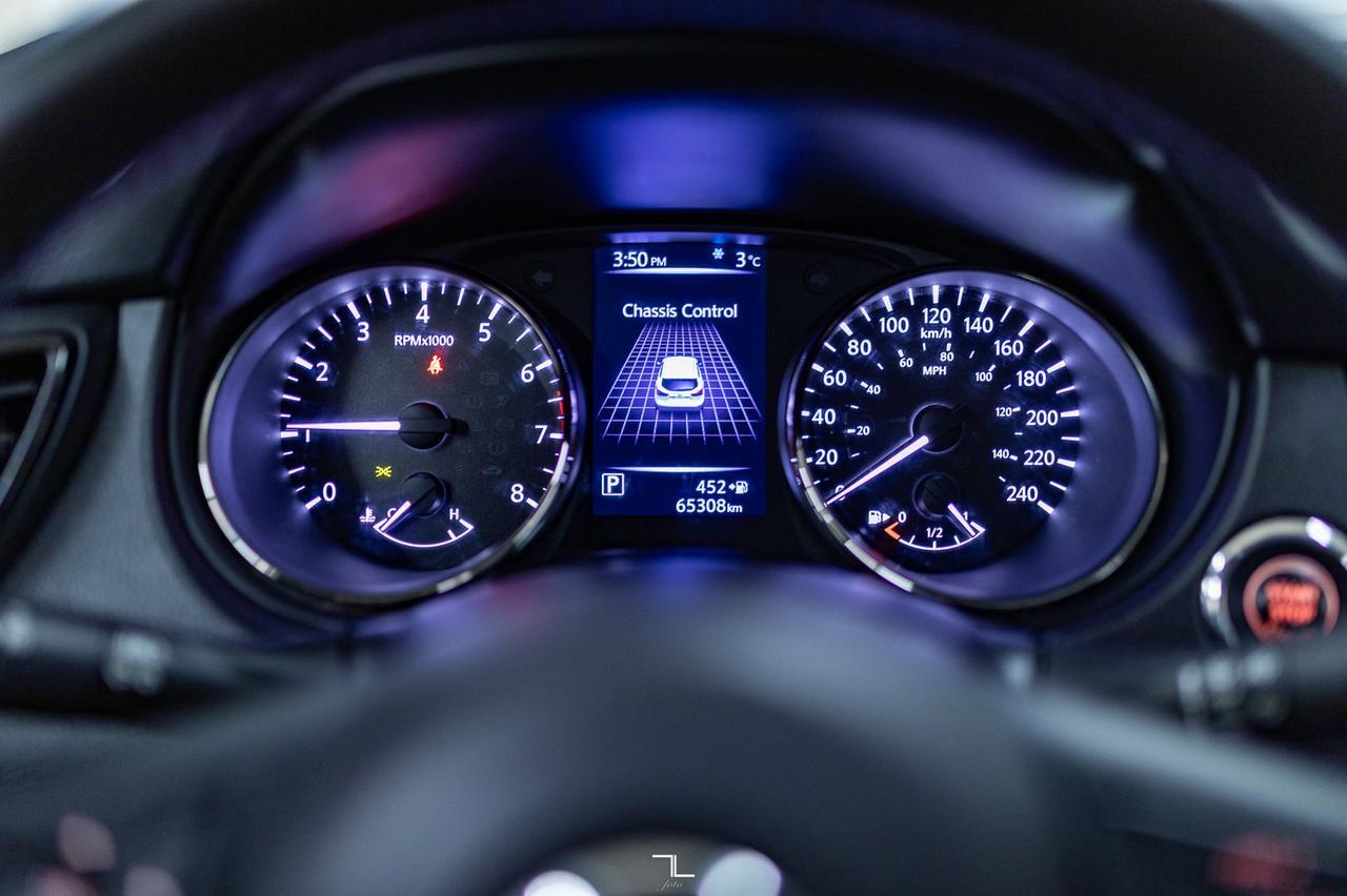 2017 Nissan Qashqai AWD SV Roof BCam Red Deer AB