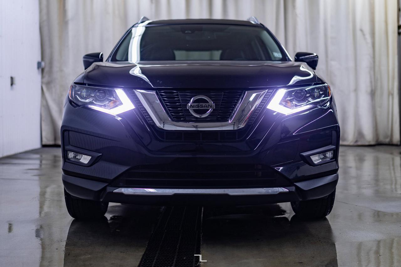 2017 Nissan Rogue AWD SL Leather Roof Nav BCam Red Deer AB