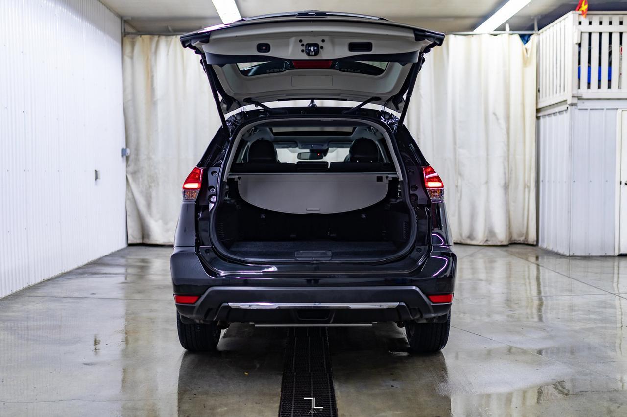 2017 Nissan Rogue AWD SL Leather Roof Nav BCam Red Deer AB