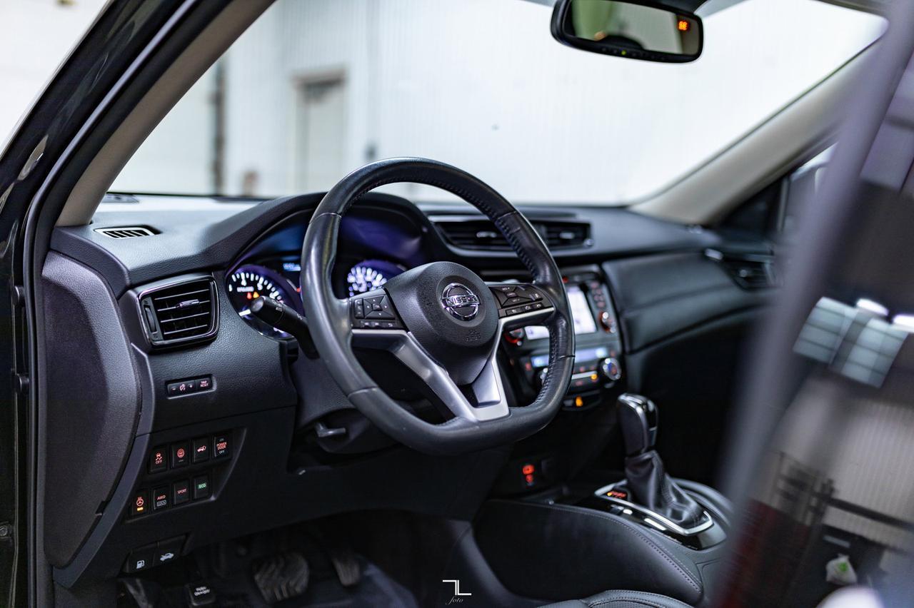 2017 Nissan Rogue AWD SL Leather Roof Nav BCam Red Deer AB