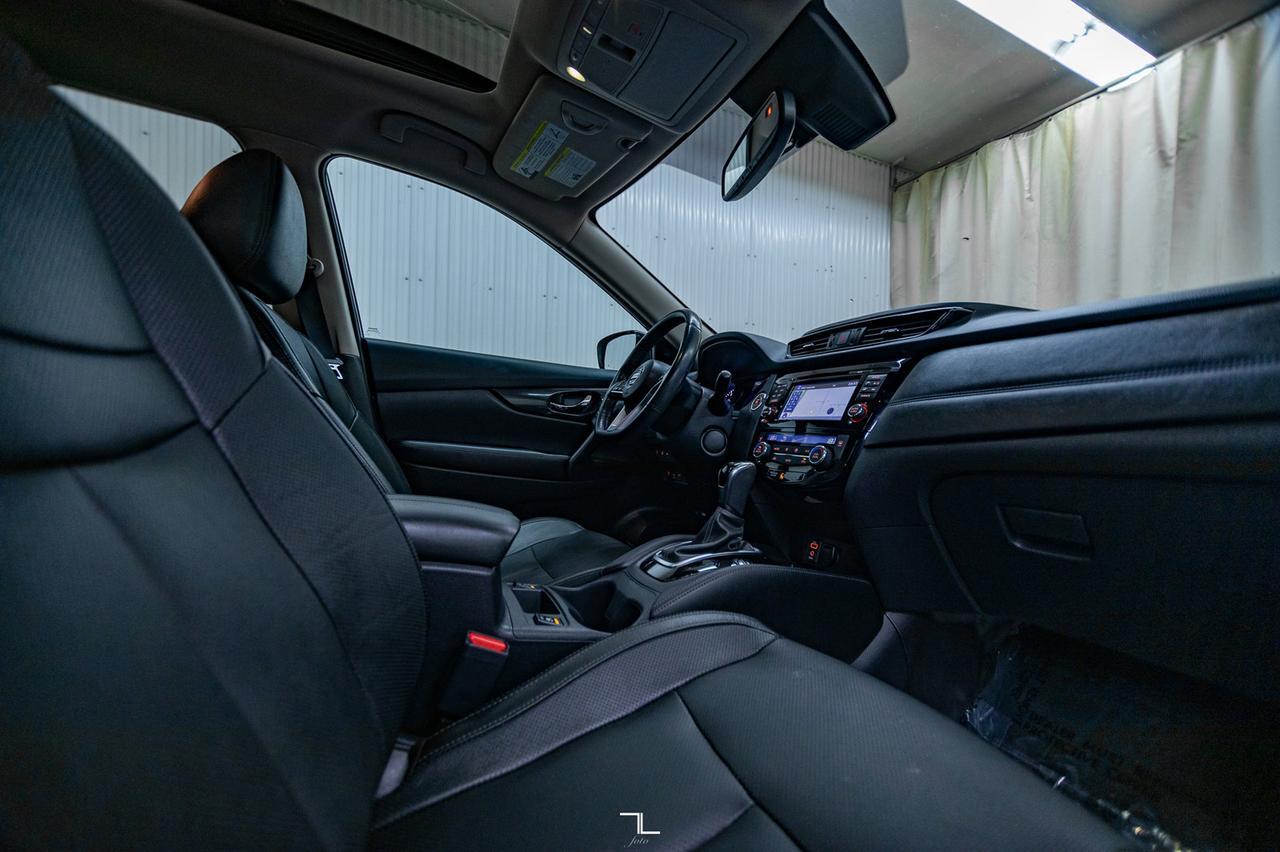 2017 Nissan Rogue AWD SL Leather Roof Nav BCam Red Deer AB