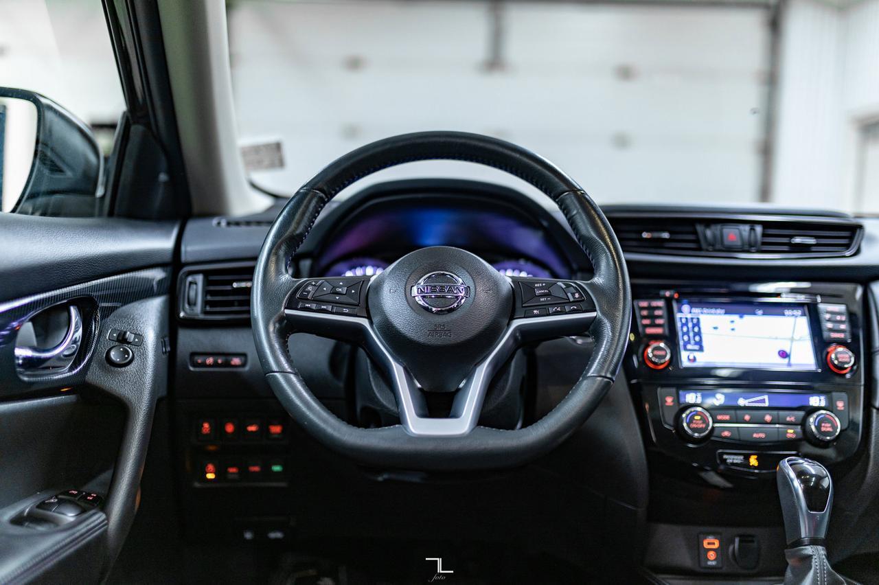 2017 Nissan Rogue AWD SL Leather Roof Nav BCam Red Deer AB