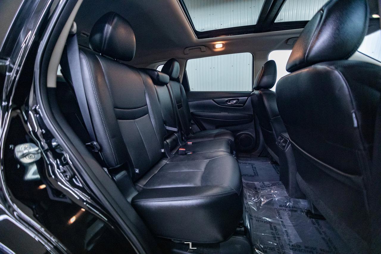 2017 Nissan Rogue AWD SL Leather Roof Nav BCam Red Deer AB