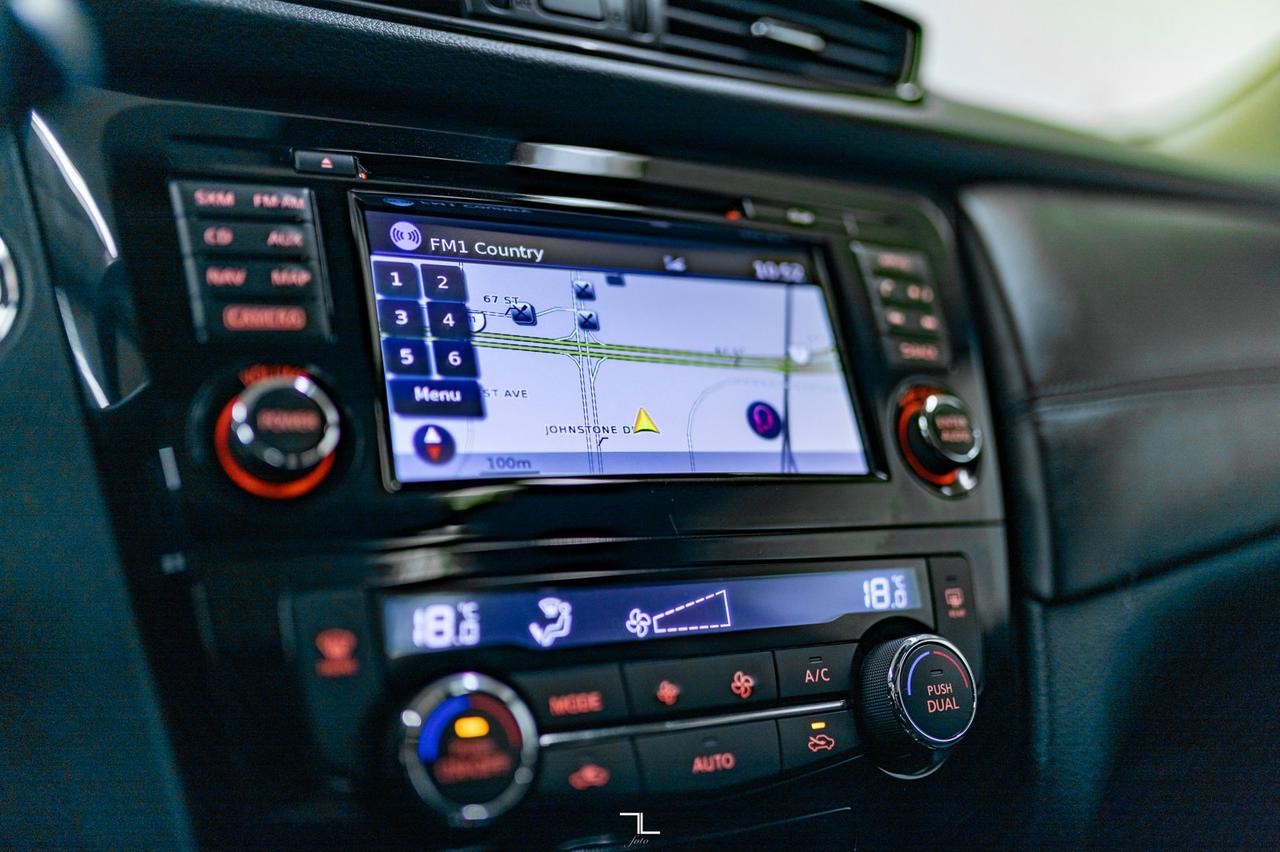 2017 Nissan Rogue AWD SL Leather Roof Nav BCam Red Deer AB