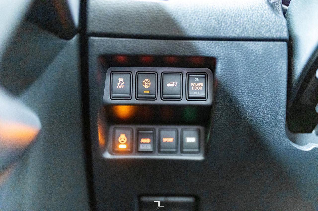 2017 Nissan Rogue AWD SL Leather Roof Nav BCam Red Deer AB