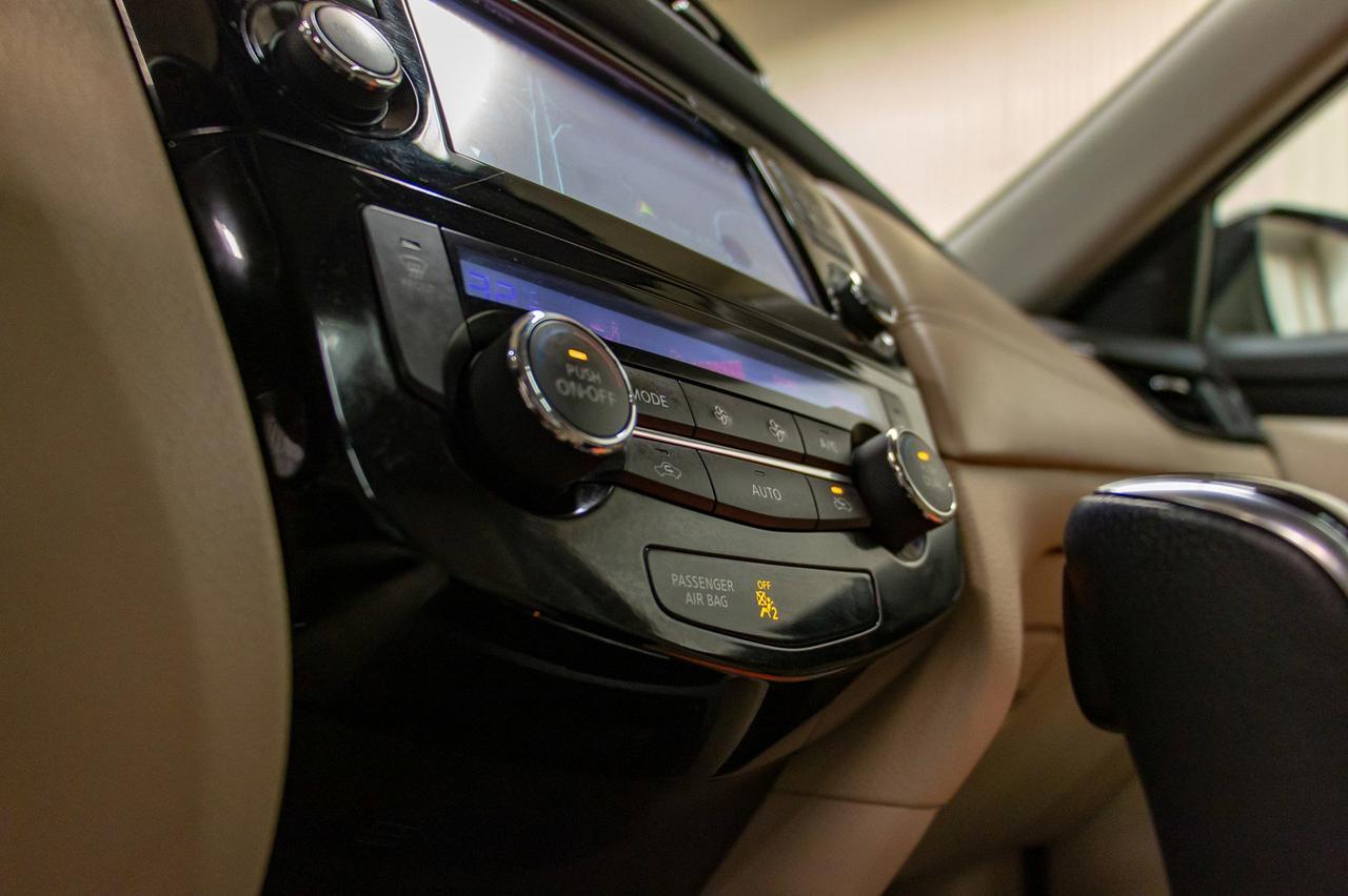 2017 Nissan Rogue AWD SL Leather Roof Nav Red Deer AB