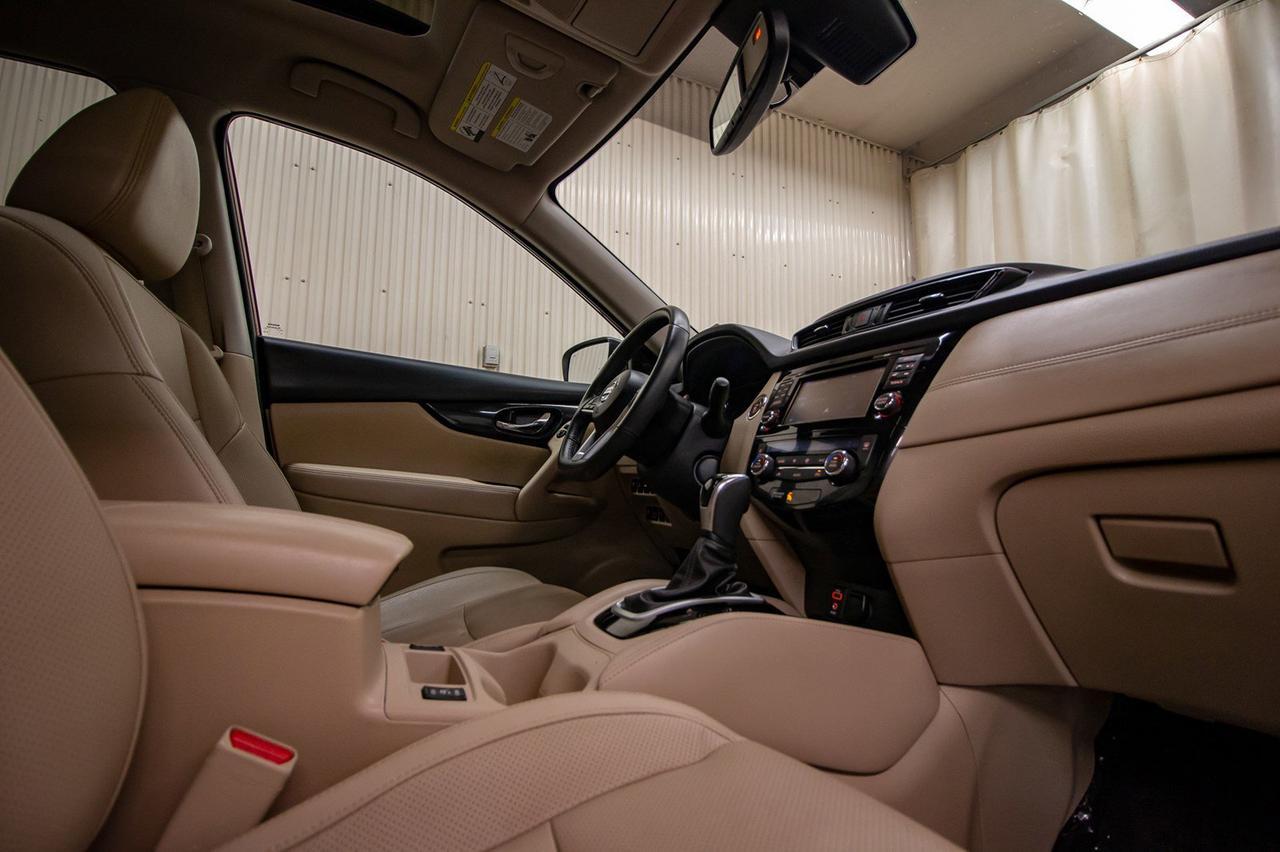 2017 Nissan Rogue AWD SL Leather Roof Nav Red Deer AB