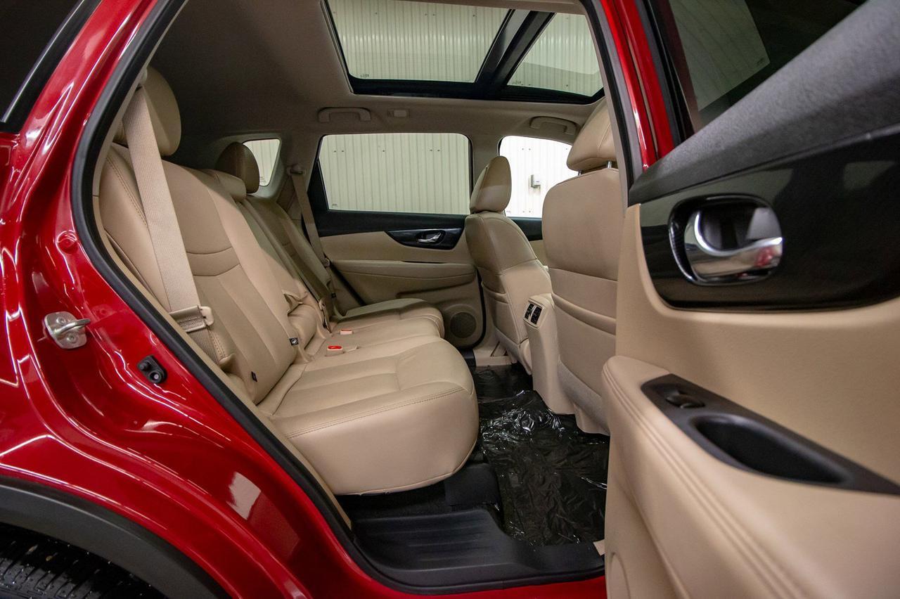 2017 Nissan Rogue AWD SL Leather Roof Nav Red Deer AB