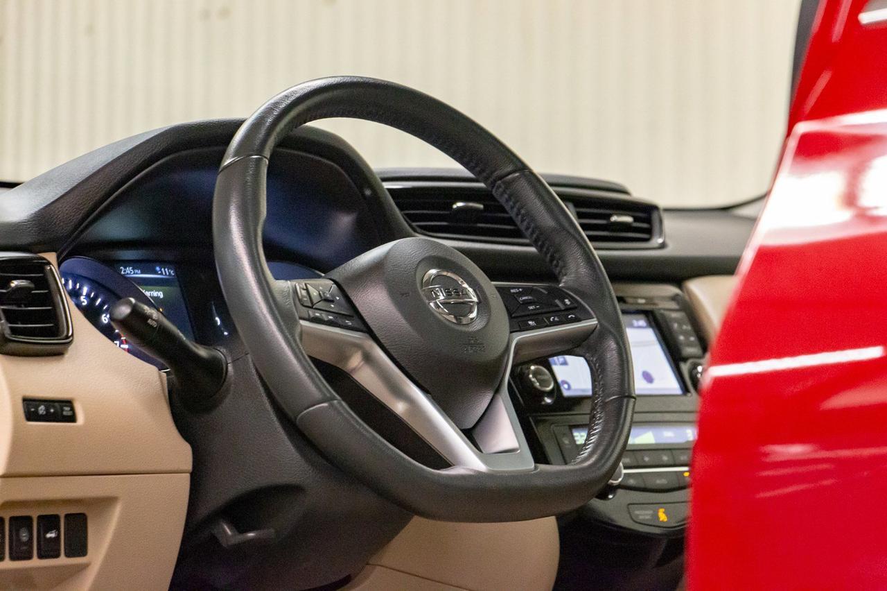 2017 Nissan Rogue AWD SL Leather Roof Nav Red Deer AB