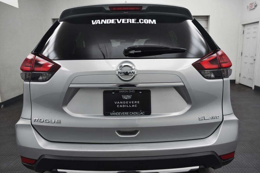 2017 Nissan Rogue SL AKRON OH