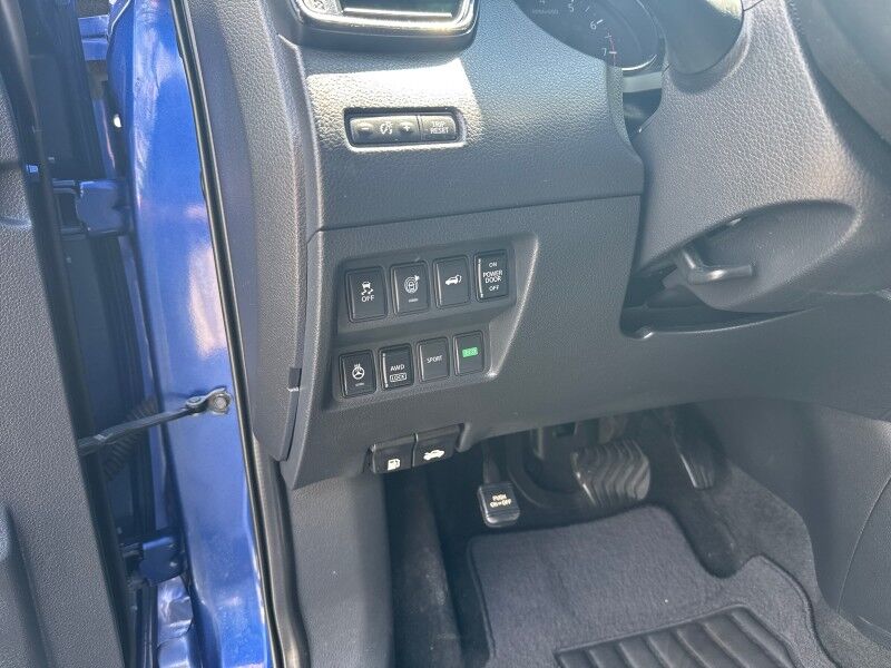 2017 Nissan Rogue SV - HEATED SEATS - NAVIGATION Webster MA