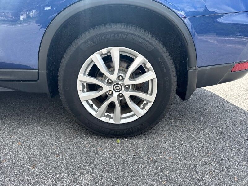 2017 Nissan Rogue SV - HEATED SEATS - NAVIGATION Webster MA