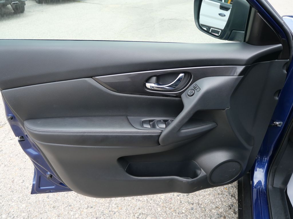 2017 Nissan Rogue SV Mt Pleasant MI