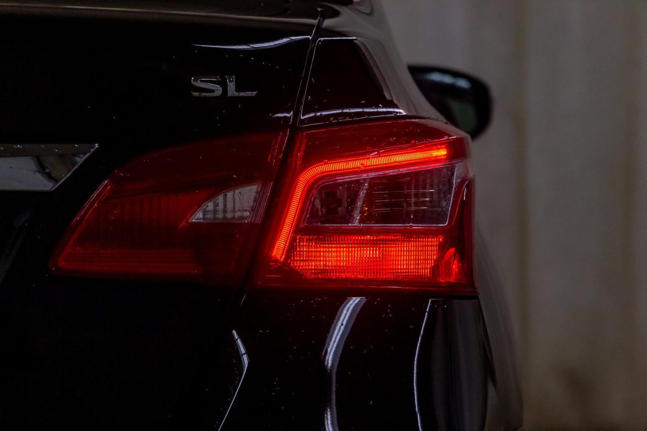 2017 Nissan Sentra SL Leather Roof Nav BCam Red Deer AB